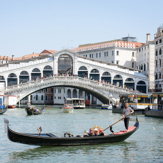 artandho venice gondola canal grande rialto bridge